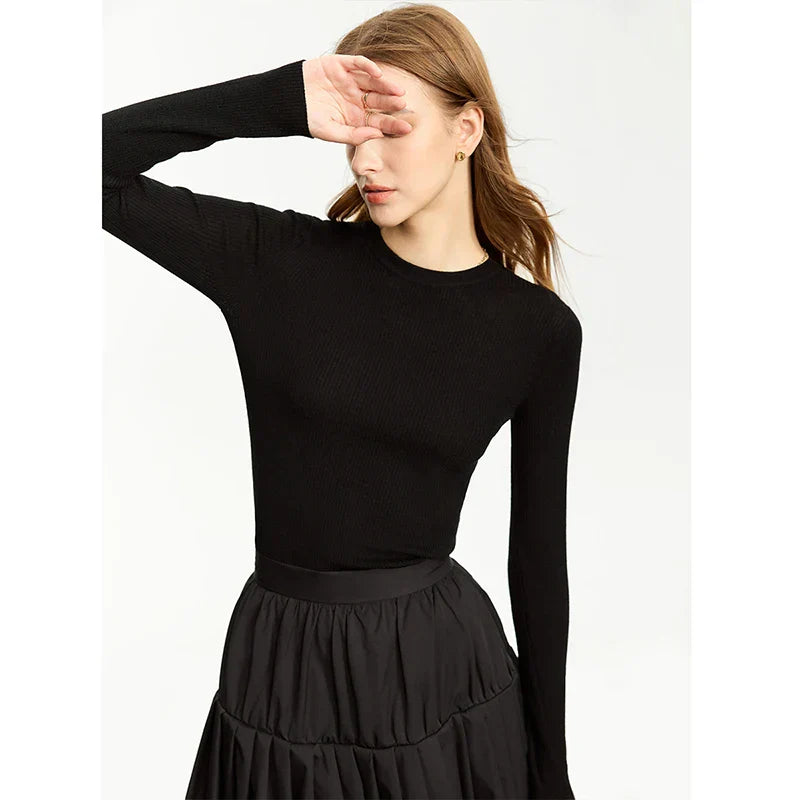 Claire | Minimalist Slim-Fit Turtleneck