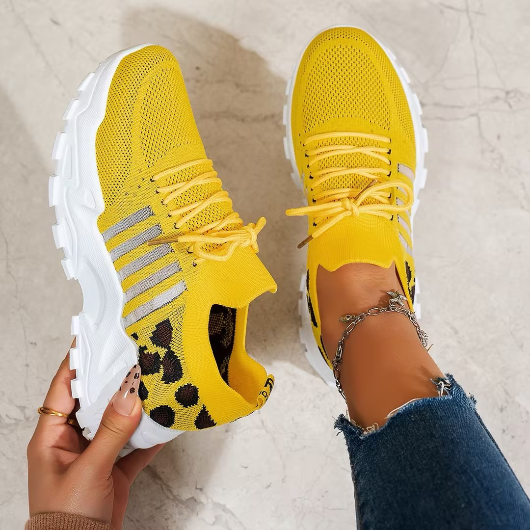Maica | Women's Chunky Lace-Up Low-Top Sneaker