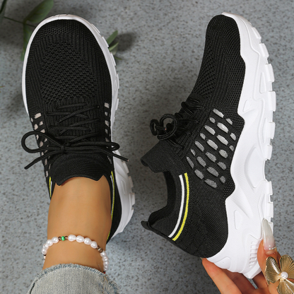 Maica | Women's Chunky Lace-Up Low-Top Sneaker