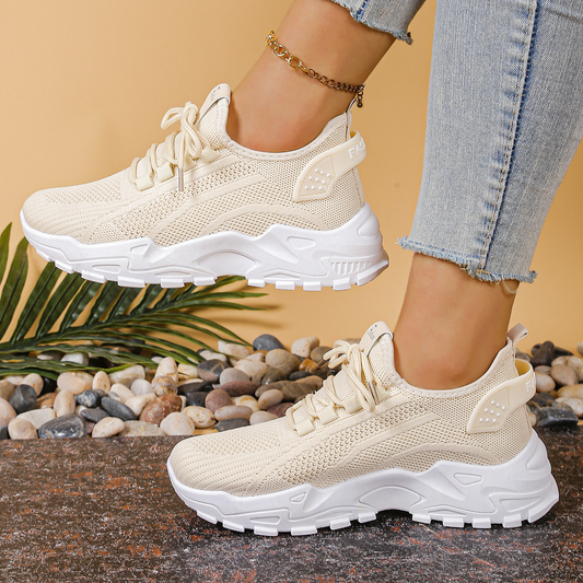 Maica | Women's Chunky Lace-Up Low-Top Sneaker