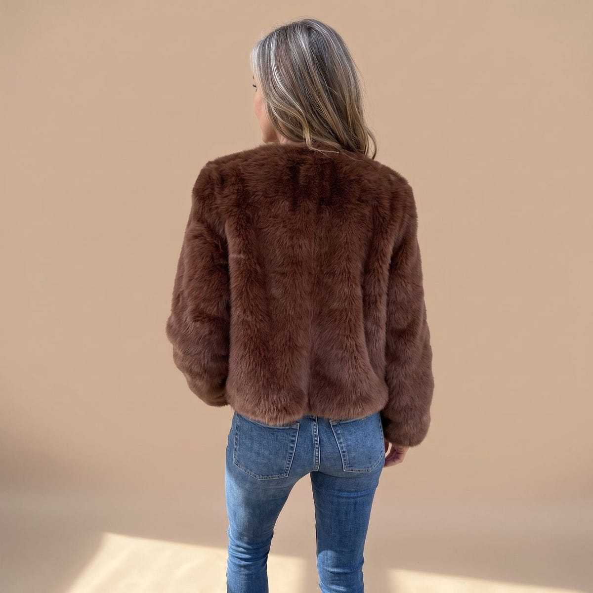 Coretta | Women's Fluffy Zip-Up Stand Collar Cropped Faux Fur Jacket